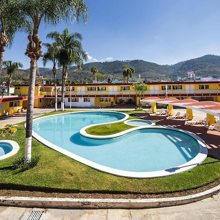 Capital O Colon, Ciudad Guzman Jalisco Hotel Exterior photo